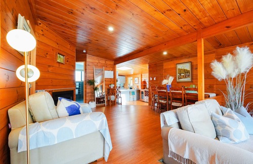 Epsom House | Vibrant Epsom Cabins