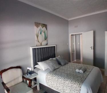 Beaufort West House | Victoria Oaks Beaufort West Guesthouse