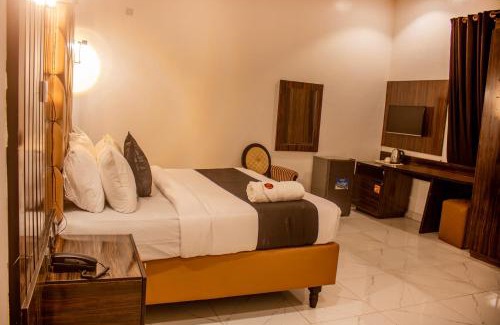 Okpanam Hotel | Victorian Bloom Hotel and Resort
