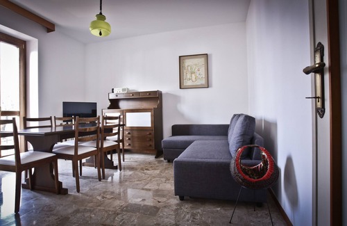 Colmegna Apartment | VICTORY HOUSE 4 FRONT LAKE AP4 GARDEN & SPA