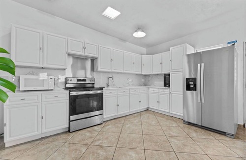 Villa Borinquen House | Vieques Ocean View House & walk to beach 7br - 6bth Pool table & Ping Pong