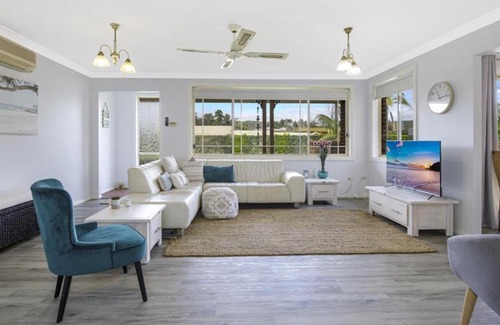 Umina Beach House | Vietta Rene Umina Beach