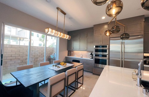 Montebello House | View House, New Built with Gym and Pool