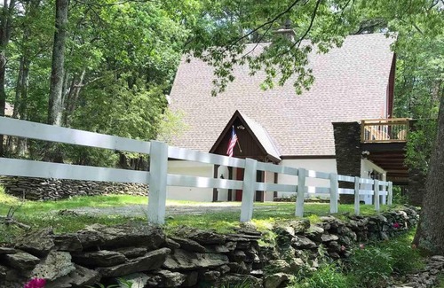 Wells Ski Chalet | Views! AC, Entire Chalet, all 18 Acres, 1gig Wi-Fi
