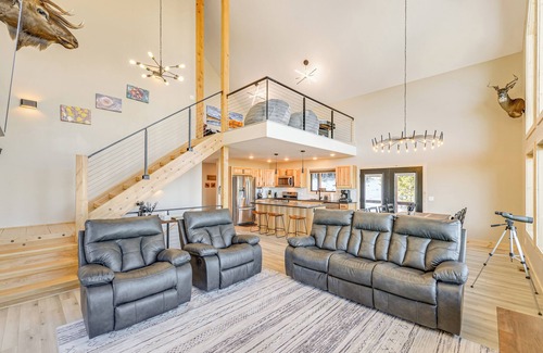 Dubois House | Views, Trails, Hot Tub & More: Luxe Wyoming Oasis