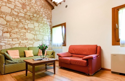 Longare Apartment | Vigneti apartment with two bedrooms and one bathroom on the second floor (apartment 5)