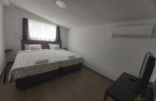 Rakovica Hotel | Vila Kruna