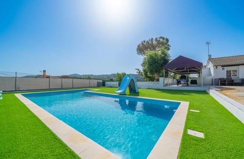 Mas Altaba Villa | Villa à Caldes de Malavella pour 7 pers. avec jardin, piscine privée, BBQ et parking