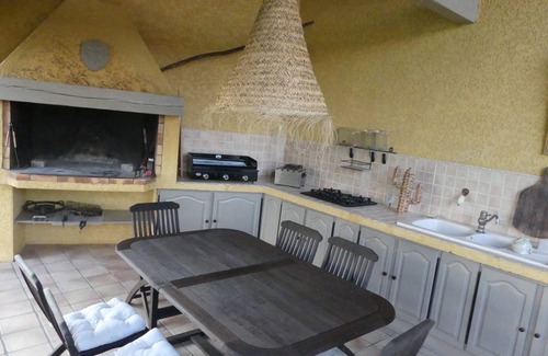 Servian Villa | Villa 140 m2, not overlooked, countryside views.