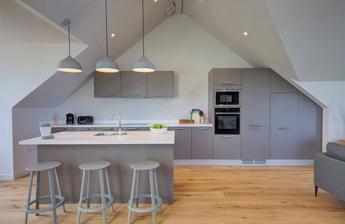 Mullion House | VILLA 2, pet friendly, character holiday cottage in Mullion