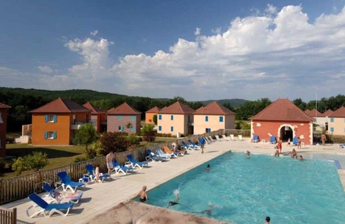 Prayssac Villa | Villa 3 étoiles - Piscine - eeidhb