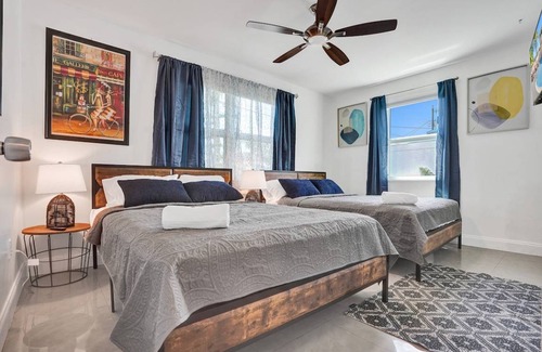 Hallandale Beach Villa | Villa ∙ 4 bedrooms ∙ 15 guests