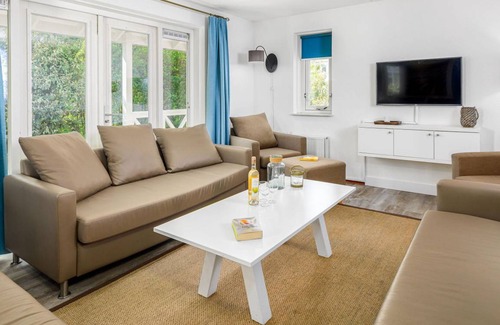 Municipality of Hellevoetsluis Villa | Villa ∙ 4 bedrooms ∙ 10 guests