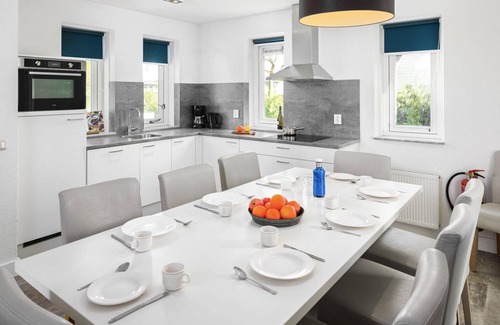 Municipality of Hellevoetsluis Villa | Villa ∙ 4 bedrooms ∙ 10 guests