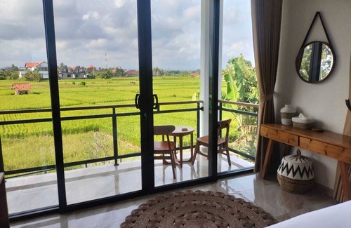 Mambal Villa | Villa 4BDR rice field view south of Ubud. Swimming pool + outdoor bath.