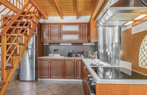 Marantochori Villa | Villa 'Acqua with Private Pool' with Mountain View, Wi-Fi and Air Conditioning