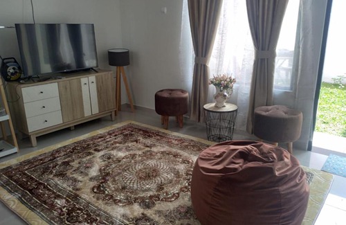 Garut Villa | Villa Adinda Syariah D8