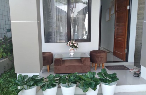 Garut Villa | Villa Adinda Syariah D8