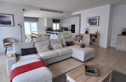 Salir do Porto Villa | Villa Agapanthus, a comfortable 4 bedroom home by the sea.