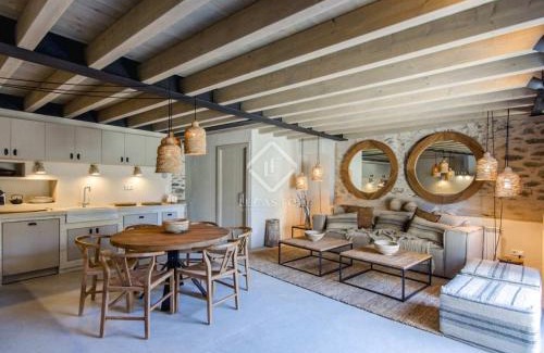 El Vilar d'Urtx Villa | Villa Age
