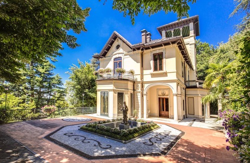 Viggiu Villa | Villa Alceo, luxury Villa for long stays with park and swimming pool