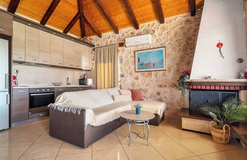 Tsoukaladhes Villa | "Villa Alexandros" with Sea View, Private Pool & Wi-Fi