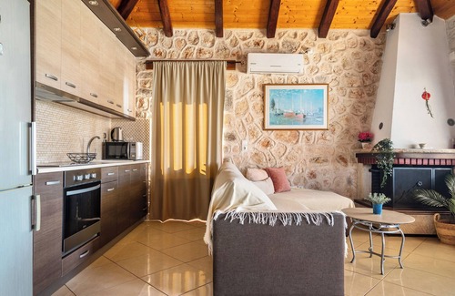 Tsoukaladhes Villa | "Villa Alexandros" with Sea View, Private Pool & Wi-Fi