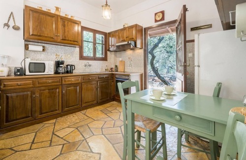Magazia Villa | Villa Alkyon - Three Bedroom Villa, Sleeps 6