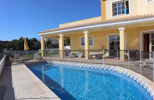 Alvor Villa | Villa Alvor near the beach with 4 suites