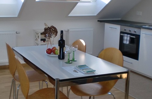Strehlen Apartment | Villa am Grosse Garten - stylish apartment