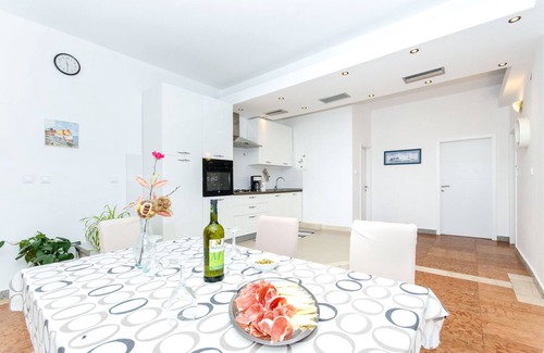 Ruzic House | Villa Ana (V5561-K1) - Umljanovic
