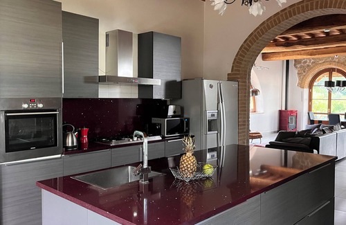 Cinigiano Villa | Villa and pool, next to typical Tuscan vineyards and olive groves, breathtaking sunsets