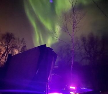 Nuorgam House | Villa Arktika porealtaallinen mökki Nuorgamissa Tenojoen ja tunturien vieressä