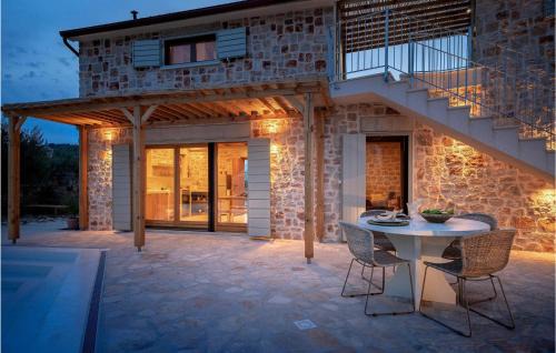 Dol House | Villa Arte