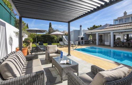 Mato Serrao Villa | Villa at walking distance from center and beach!