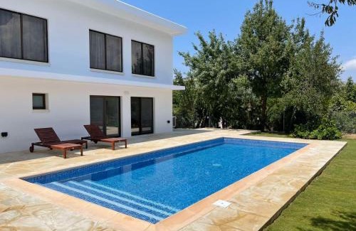 Giolou Villa | Villa Athasia
