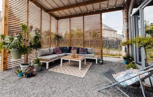 Assesse House | Villa Athena