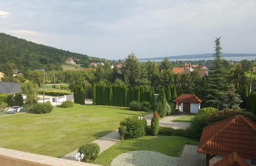 Vonyarcvashegy Apartment | Villa Attila