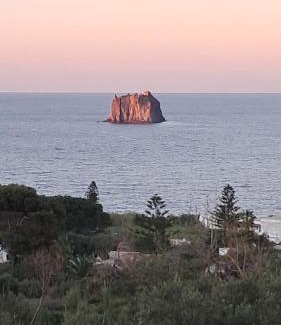 San Vincenzo House | Villa Aurora con vista mozzafiato su Strombolicchio