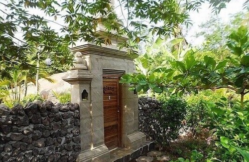 Penatih Villa | Villa "Bali Paradise" 5br. Two houses 3br + 2br, swimming pool, big garden.