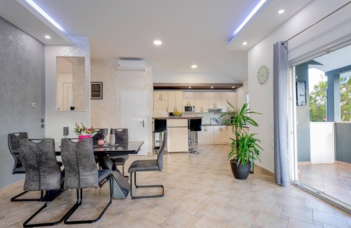 Sosici Villa | Villa Beauty with Heated Pool, Sauna and Hot tub
