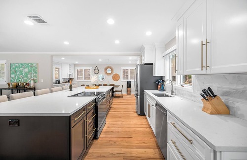 Lakeshore Addition House | ~Villa Bella Vista~ Luxury on Lake Austin