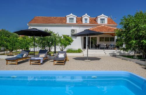 Cove Makarac (Milna) Villa | Villa Bellezza
