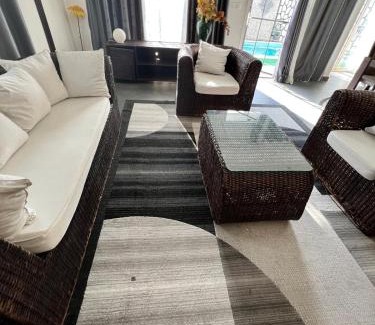 Tignere Villa | Villa Bonapriso with pool