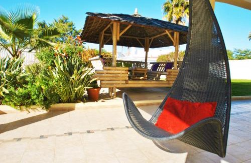 Montechoro Villa | Villa Buddha by Algarve Vacation