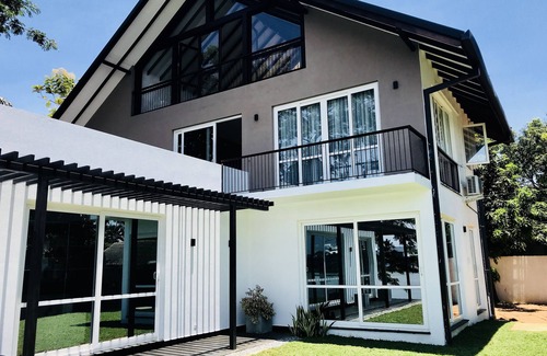Wattala Villa | Villa by the Edge