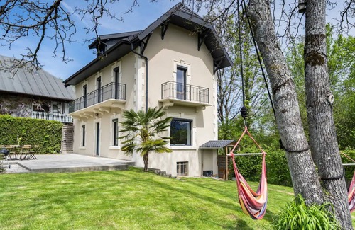 Charvonnex Villa | Villa Côte des Vignes {Annecy 15’ x Geneva 30'}