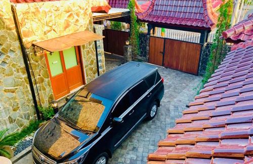 Salatiga House | Villa Cabean Salatiga