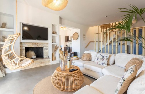 Mesovounia Villa | Villa Canova - Three Bedroom Villa, Sleeps 7
