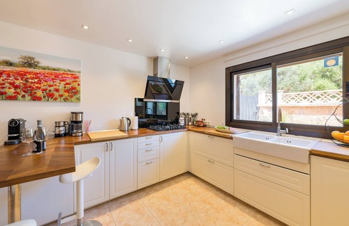 Badia Blava Villa | Villa Casa Kristel Mallorca with pool, whirlpool, sea view, home office